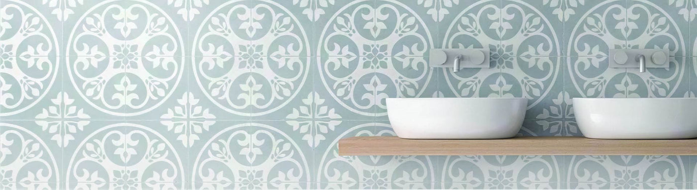 Feature Tiles with Modern Bathroom Decoration