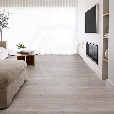 Preference Floors OAKLEAF Embossed Matte Nordic 8mm AC3 Laminate Flooring