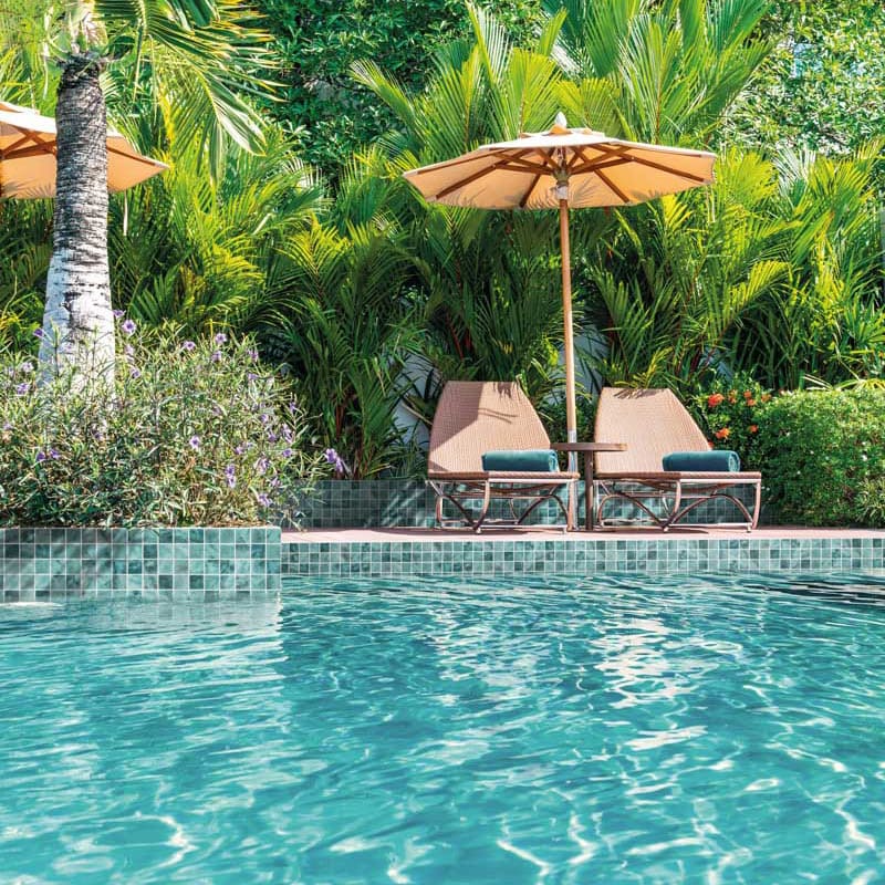 Onix Penta Savu Glass Mosaic Tile 310×310mm Sheet (50x50mm Chip Piece)