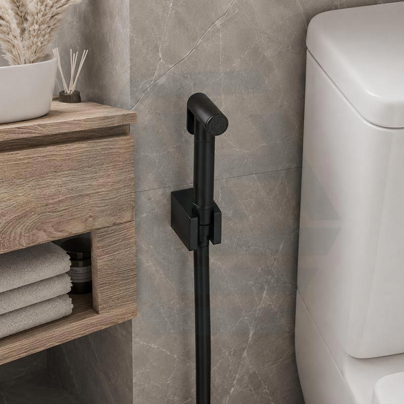 Round Brass Toilet Bidet Spray Kit with 1.2m PVC Water Hose Chrome/Matt Black